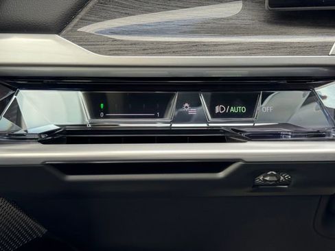 Certified 2024 BMW 760i xDrive AWD/4WD image 14