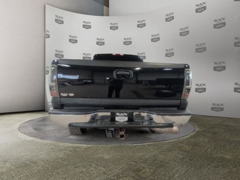 Used 2004 Chevrolet Silverado 2500 LS AWD/4WD image 4