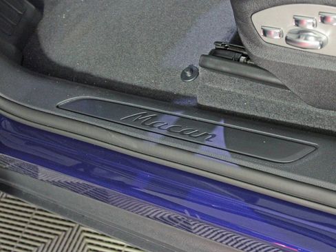 Certified 2026 Porsche Macan AWD/4WD image 18
