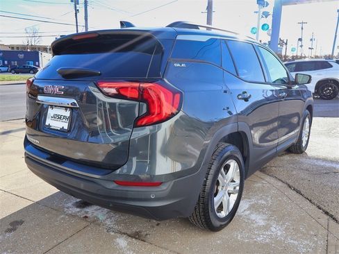 Used 2018 GMC Terrain SLE w/ Driver Convenience Package image 5