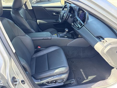 Used 2025 Lexus ES 350 w/ Premium Package image 36