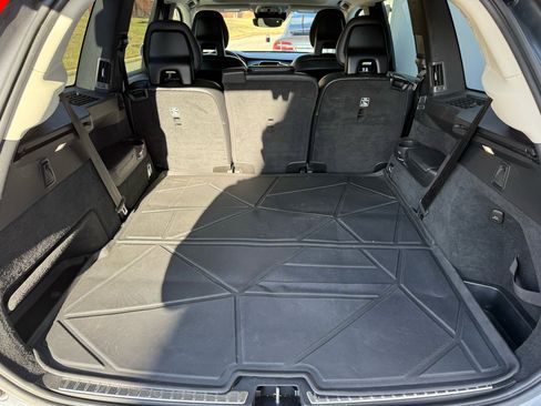 Used 2017 Volvo XC90 T6 Momentum w/ Vision Package image 30