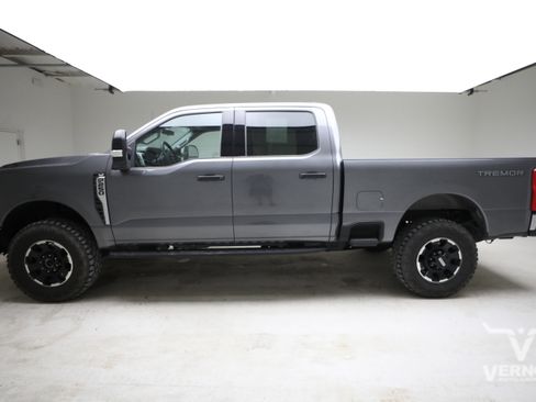 Used 2025 Ford F250 XLT w/ Tremor Off-Road Package AWD/4WD image 2