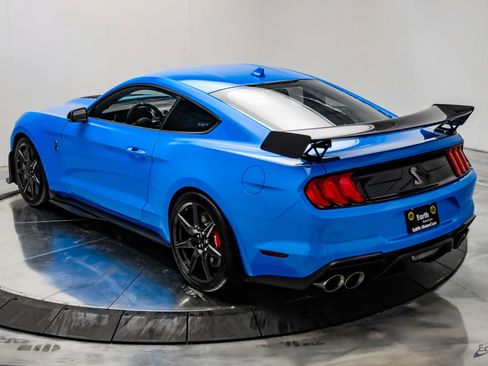 Used 2022 Ford Mustang Shelby GT500 w/ Carbon Fiber Track Pack RWD image 14