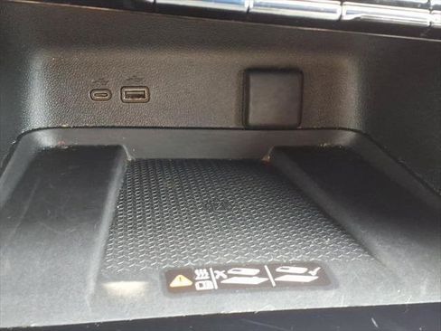 Used 2025 Chevrolet Traverse LT AWD/4WD image 26