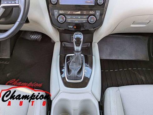 Used 2018 Nissan Rogue Sport SL FWD image 22