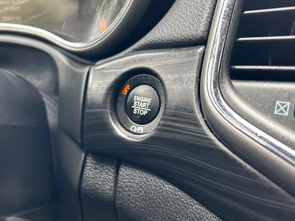 Used 2021 Jeep Grand Cherokee Laredo RWD image 41