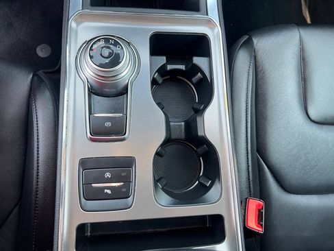 Used 2022 Ford Edge Titanium AWD/4WD image 31