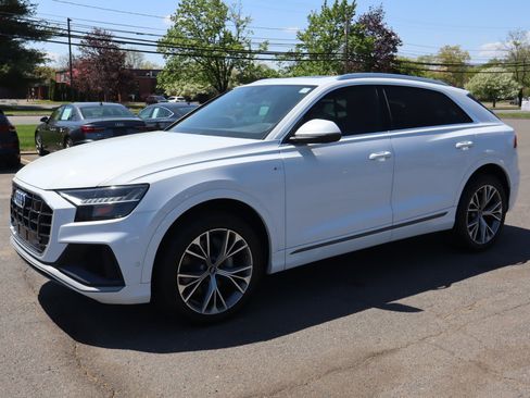 Used 2021 Audi Q8 Premium Plus w/ Premium Plus Package AWD/4WD image 2