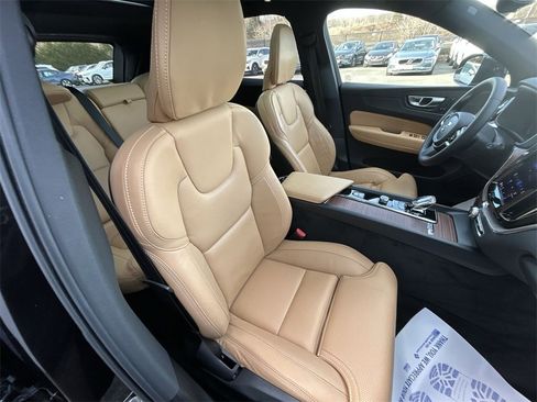 Certified 2023 Volvo XC60 B6 Ultimate w/ Climate Package image 25