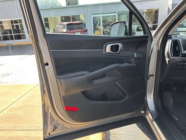 Used 2025 Kia Sorento EX AWD/4WD image 31