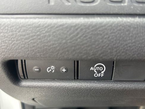 Used 2023 Nissan Rogue S AWD/4WD image 28