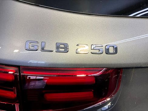 New 2026 Mercedes-Benz GLB 250 4MATIC image 6