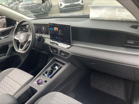 New 2025 Volkswagen Tiguan S image 10