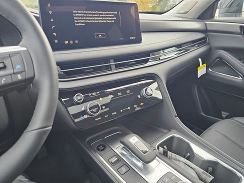 New 2026 INFINITI QX60 Luxe w/ Family Package image 37