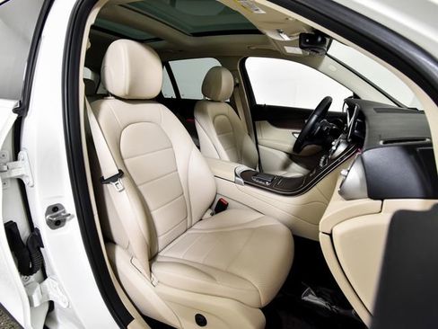 Certified 2022 Mercedes-Benz GLC 300 4MATIC w/ Premium Package Lite image 34