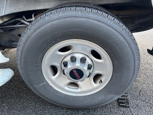 Used 2020 GMC Savana 2500 w/ Driver Convenience Package image 11