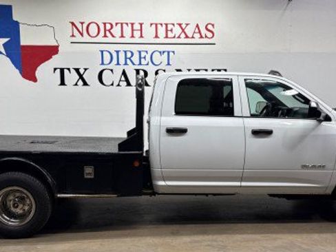 Used 2022 RAM 3500 Tradesman w/ Chrome Appearance Group AWD/4WD image 4