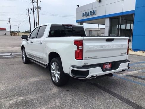 Used 2023 Chevrolet Silverado 1500 High Country w/ High Country Premium Package AWD/4WD image 4