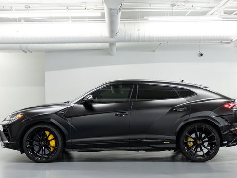 Used 2024 Lamborghini Urus S AWD/4WD image 3