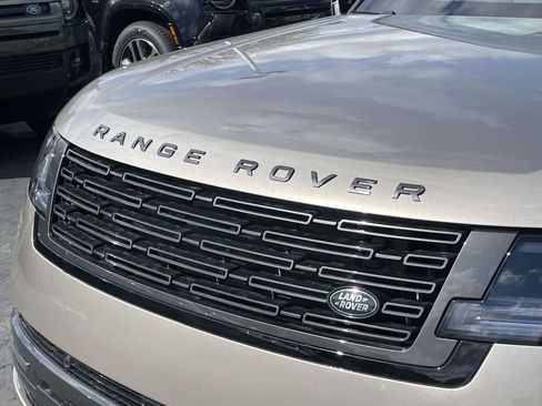 New 2026 Land Rover Range Rover Long Wheelbase SE AWD/4WD image 10