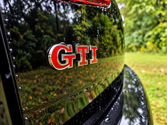 Used 2019 Volkswagen GTI SE w/ SE Experience Package FWD image 9