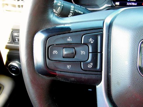 Used 2021 GMC Yukon SLT w/ SLT Premium Package image 17