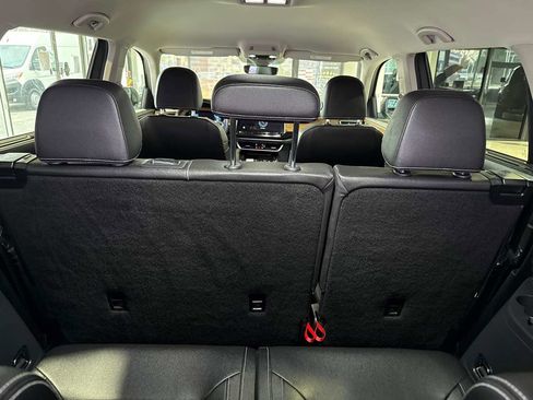 Used 2025 Volkswagen Atlas SE image 50