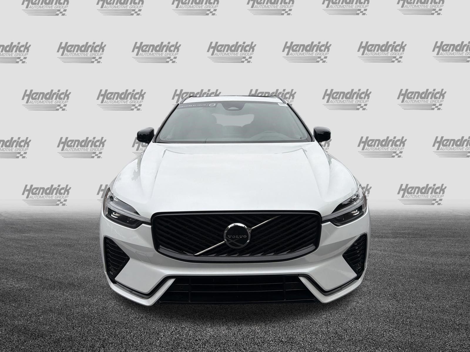 Certified 2026 Volvo XC60 B5 Core AWD/4WD image 3