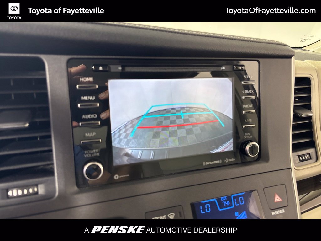 Used 2020 Toyota Sienna XLE w/ XLE Navigation Package FWD image 33