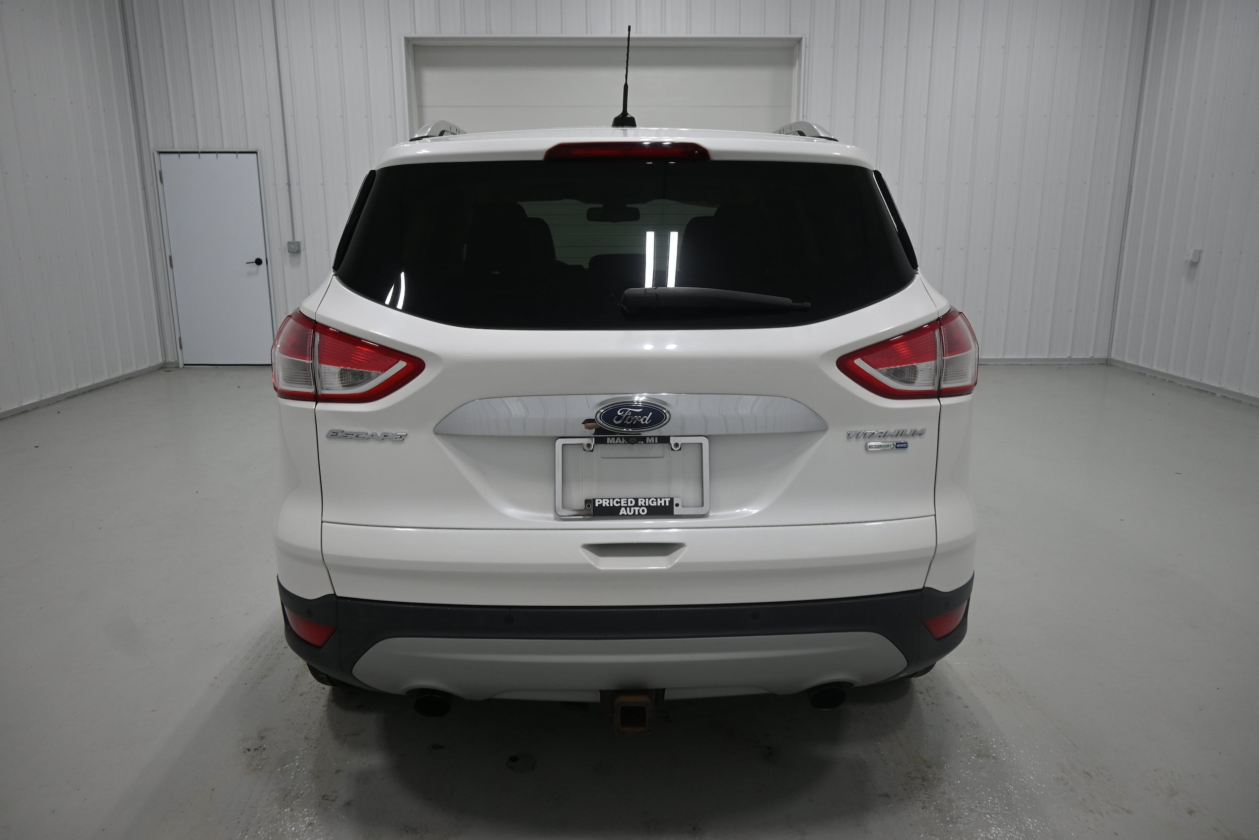 Used 2015 Ford Escape Titanium w/ Equipment Group 301A AWD/4WD image 32