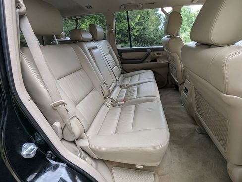 Used 2005 Toyota Land Cruiser image 22