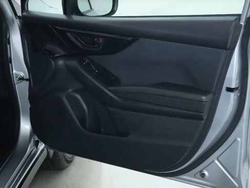 Used 2019 Subaru Crosstrek 2.0i Premium image 32