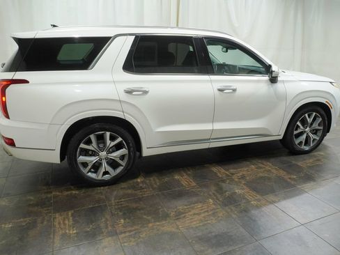 Used 2023 Toyota RAV4 XLE w/ Convenience Package AWD/4WD image 4