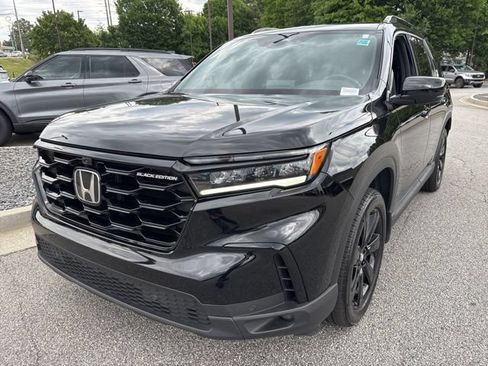 Used 2025 Honda Pilot Black Edition image 4