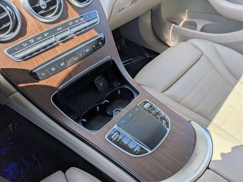 Used 2020 Mercedes-Benz GLC 300 4MATIC image 11