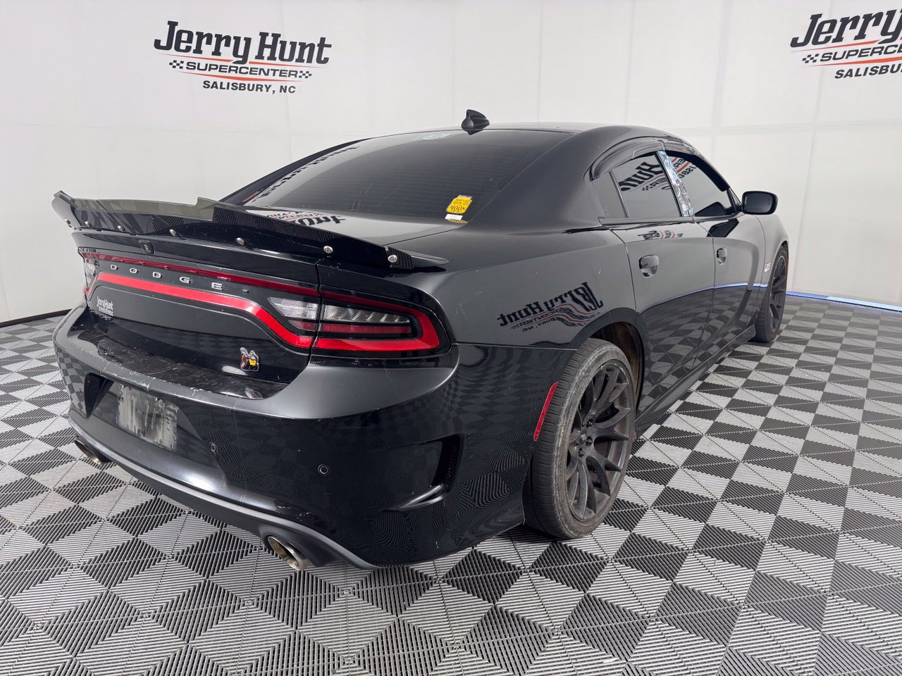 Used 2019 Dodge Charger Scat Pack w/ Technology Group RWD image 9