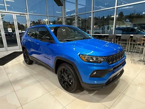 New 2025 Jeep Compass Latitude w/ Sun & Sound Group image 6