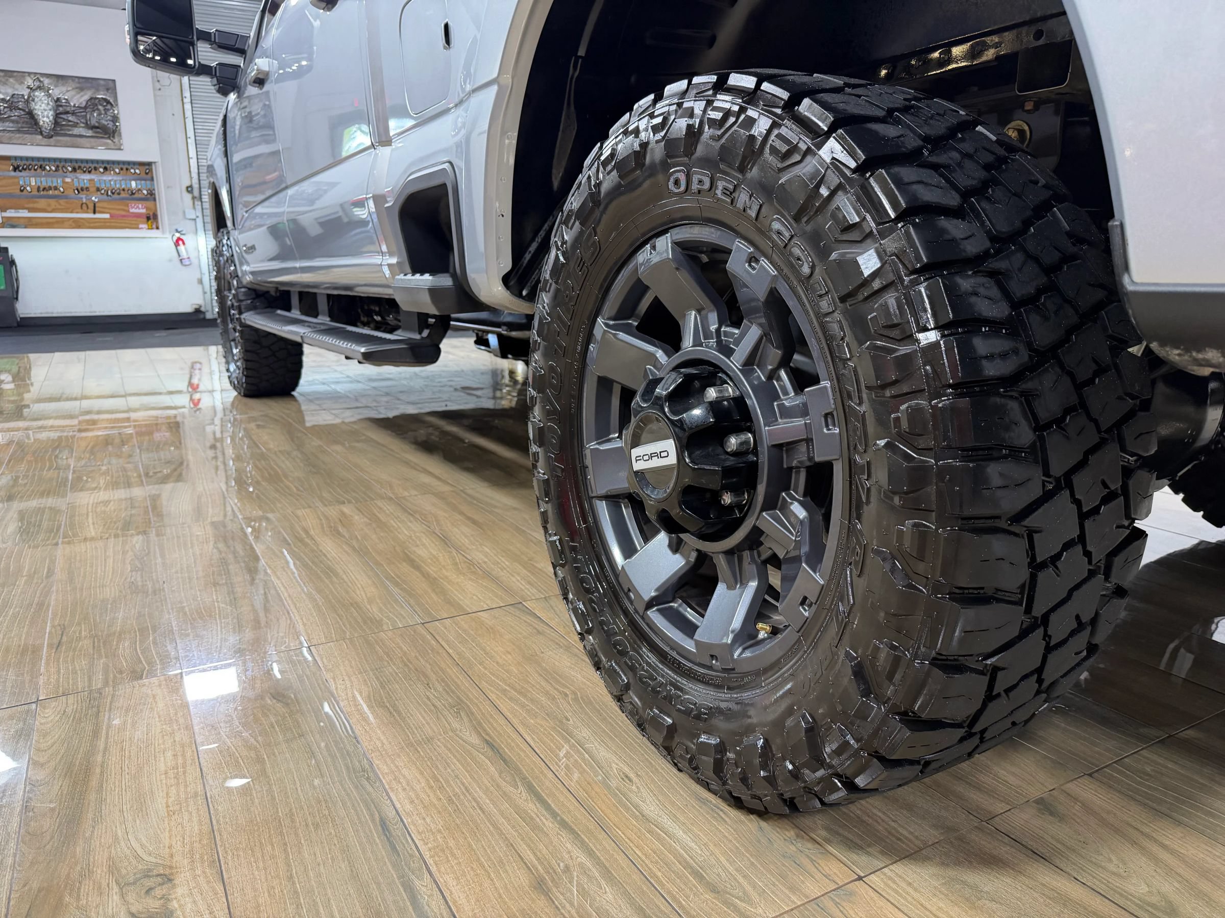 Used 2023 Ford F250 Lariat w/ Sport Appearance Package AWD/4WD image 10