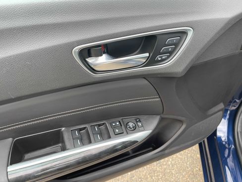 Used 2020 Acura TLX image 18