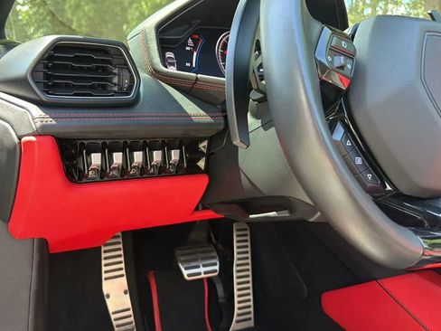 Used 2021 Lamborghini Huracan EVO RWD image 29