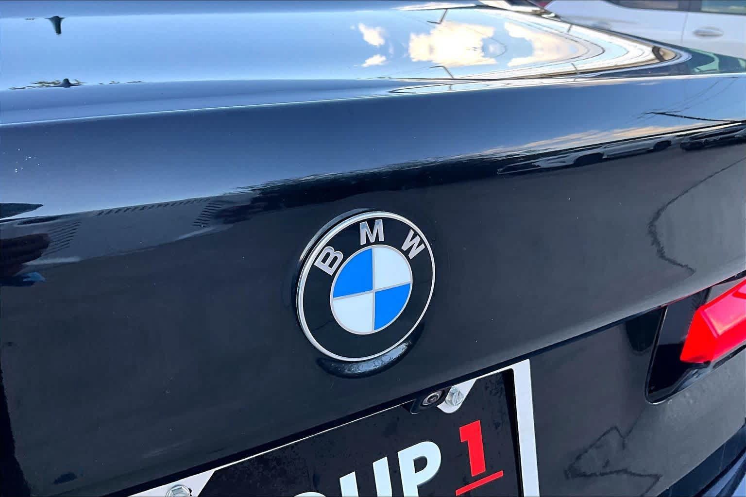 Used 2021 BMW 530e w/ Premium Package RWD image 31