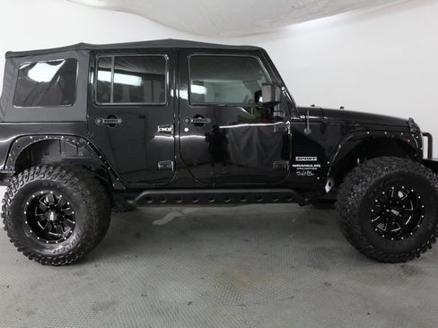Used 2017 Jeep Wrangler Unlimited Sport w/ Quick Order Package 23S AWD/4WD image 5