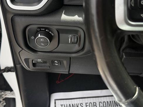 Used 2020 RAM 1500 4x4 Quad Cab image 15