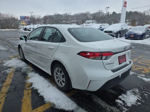 Used 2024 Toyota Corolla LE image 7