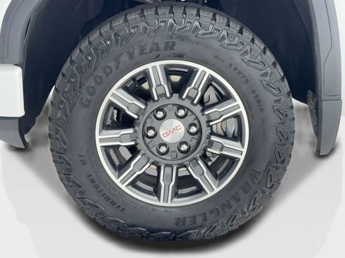 Used 2025 GMC Sierra 1500 AT4 image 57