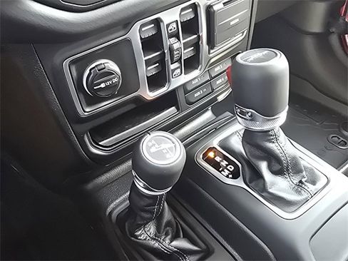 New 2025 Jeep Gladiator Sport image 12