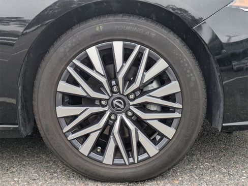 Used 2023 Nissan Altima 2.5 SV image 11