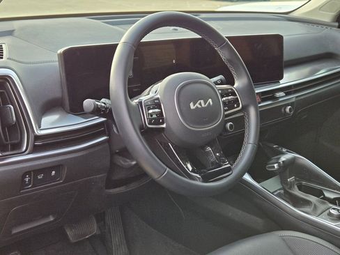Used 2025 Kia Sorento EX w/ Panoramic Sunroof Package image 23
