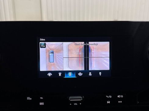 Used 2024 Mercedes-Benz Sprinter 2500 image 38